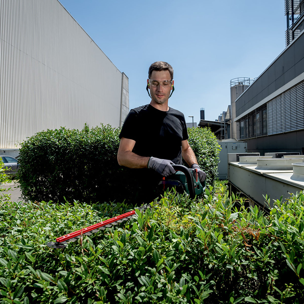 Metabo HS 18 LTX BL 65 18V Brushless 65cm Hedge Trimmer with 1 x 4.0Ah Battery & Charger