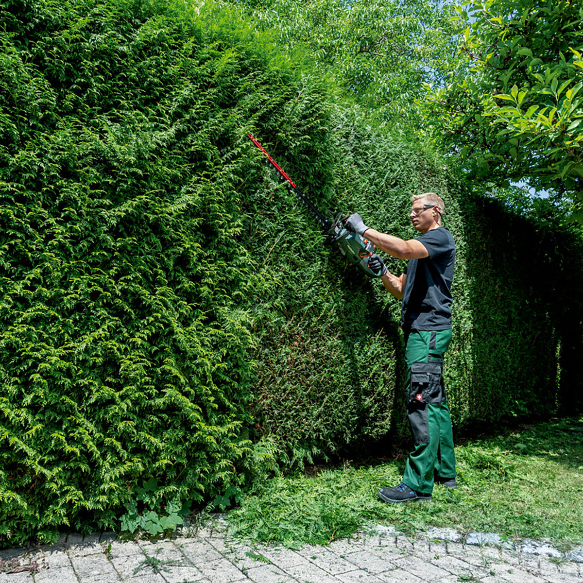 Metabo HS 18 LTX BL 65 18V Brushless 65cm Hedge Trimmer with 1 x 4.0Ah Battery & Charger