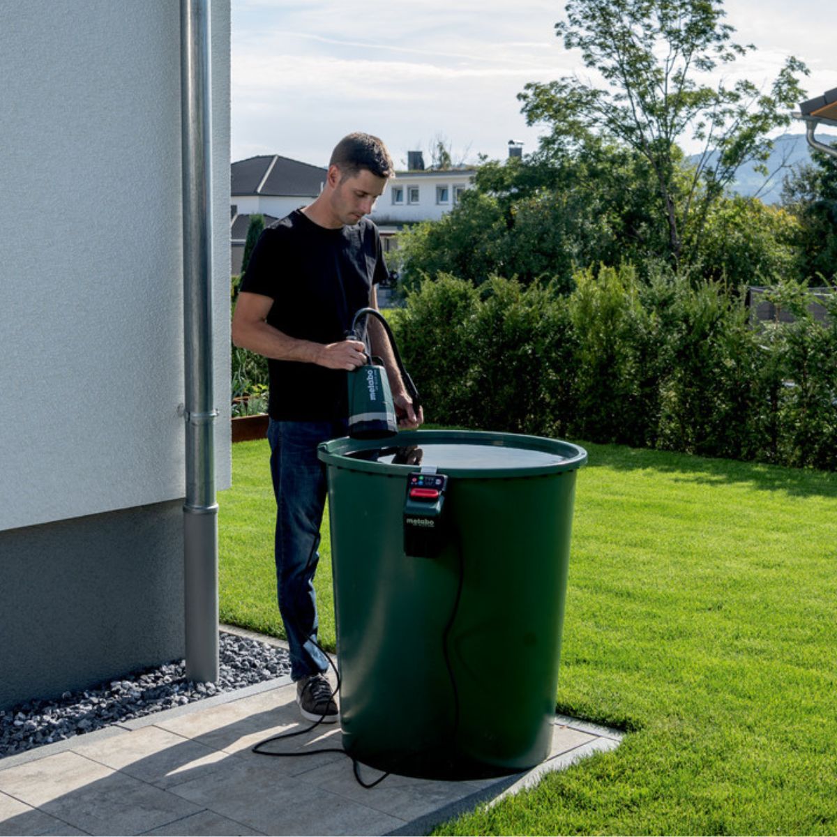 Metabo TPF 18 LTX 2200 18V Submersible & Rain Barrel Pump with 1 x 5.5Ah Battery & Charger