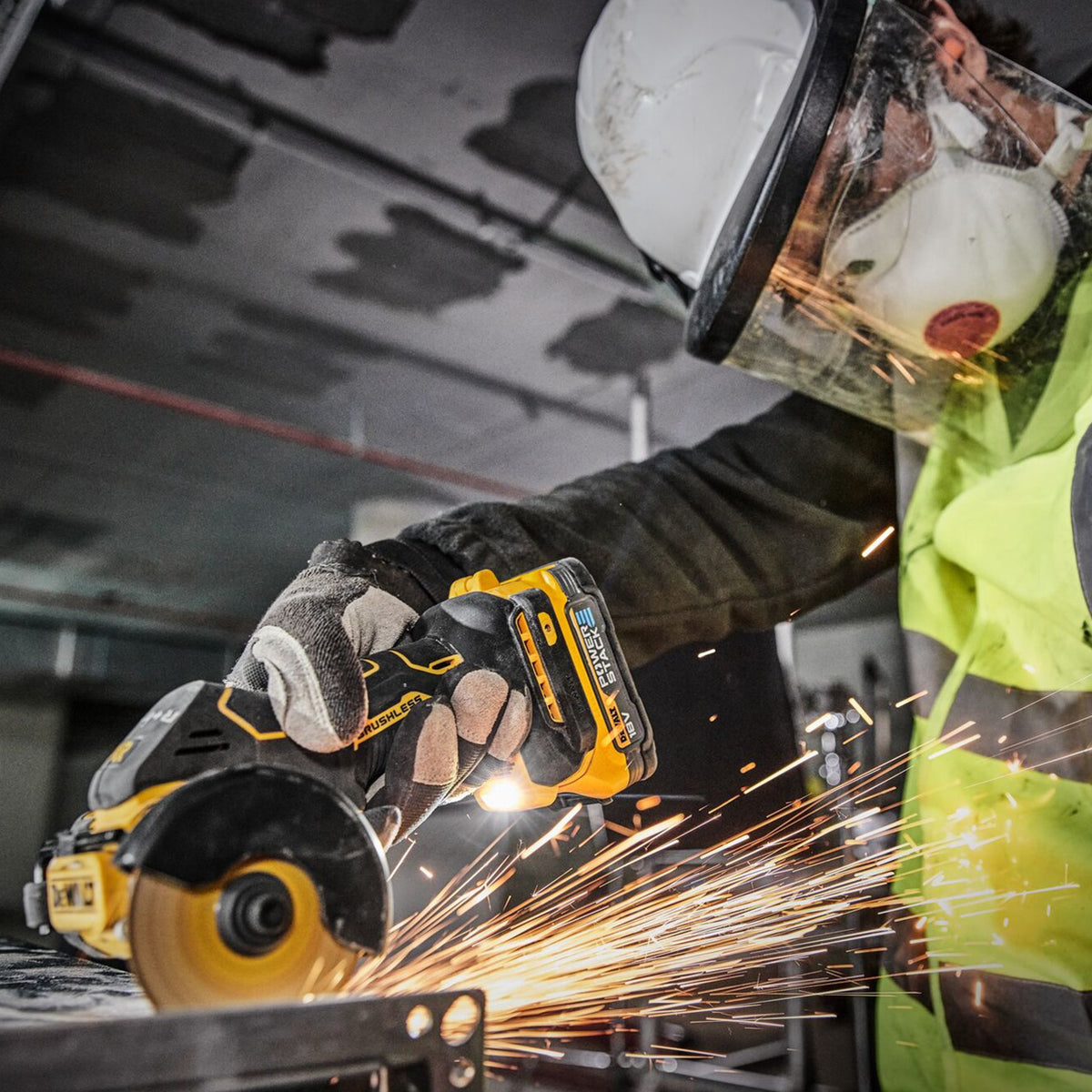 Dewalt DCS438NT 18V XR Brushless 76mm Cut Off Saw with 1 x 5.0Ah Battery Charger & Case