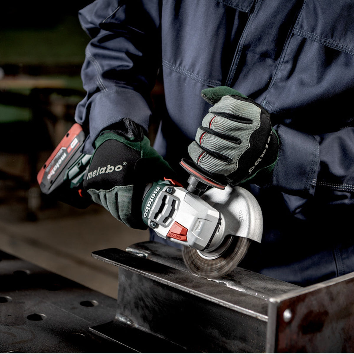 Metabo WB 18 LT BL 11-125 18V Brushless Angle Grinder with 1 x 5.5Ah Battery Charger & Case