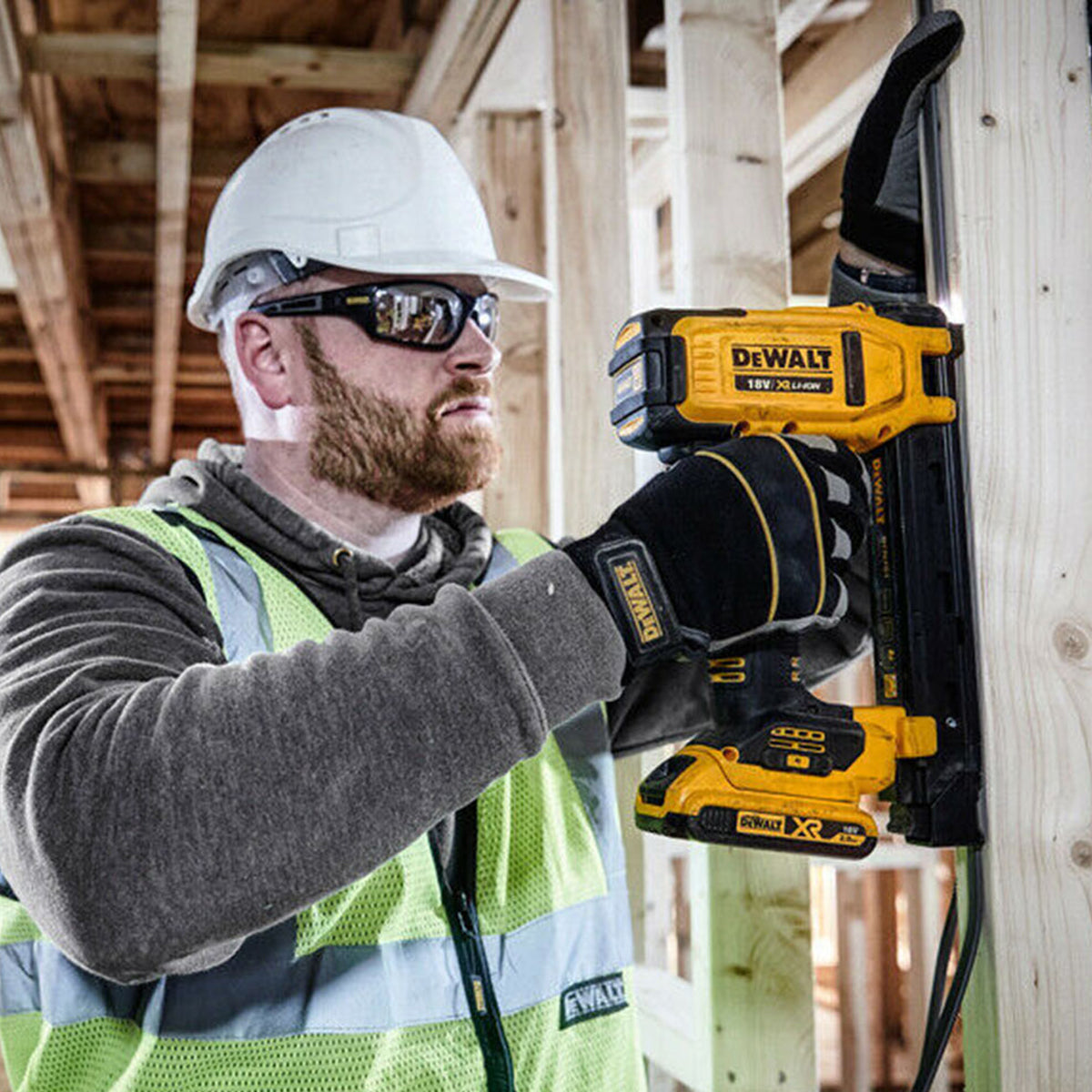 DeWalt DCN701N-XJ 18V XR Cordless Electrician Stapler Gun Body Only