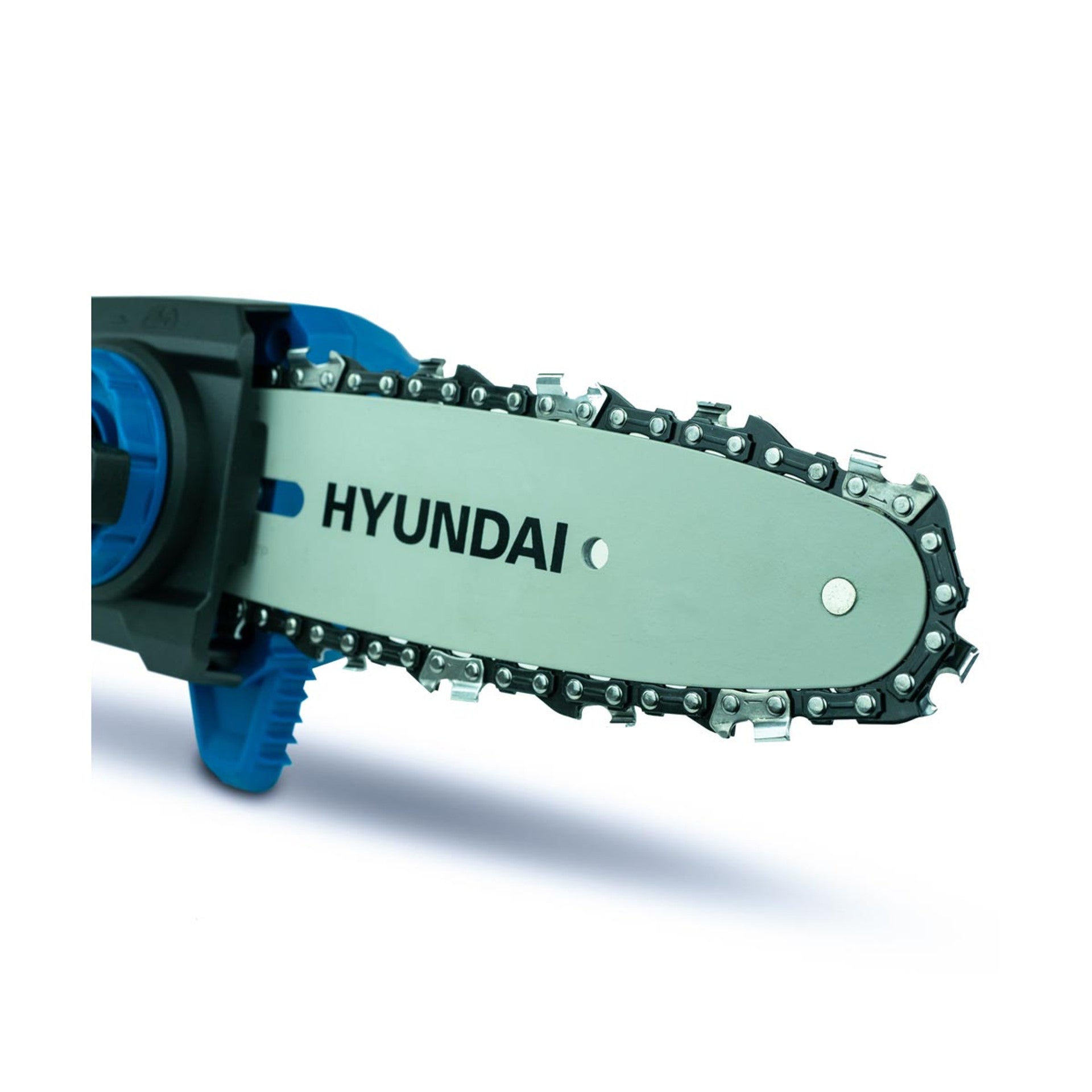 Hyundai HY2192 20V Cordless Pole Saw 2.3m Long Reach & Two Stage Safety Switch With 1 x 2Ah Battery Charger