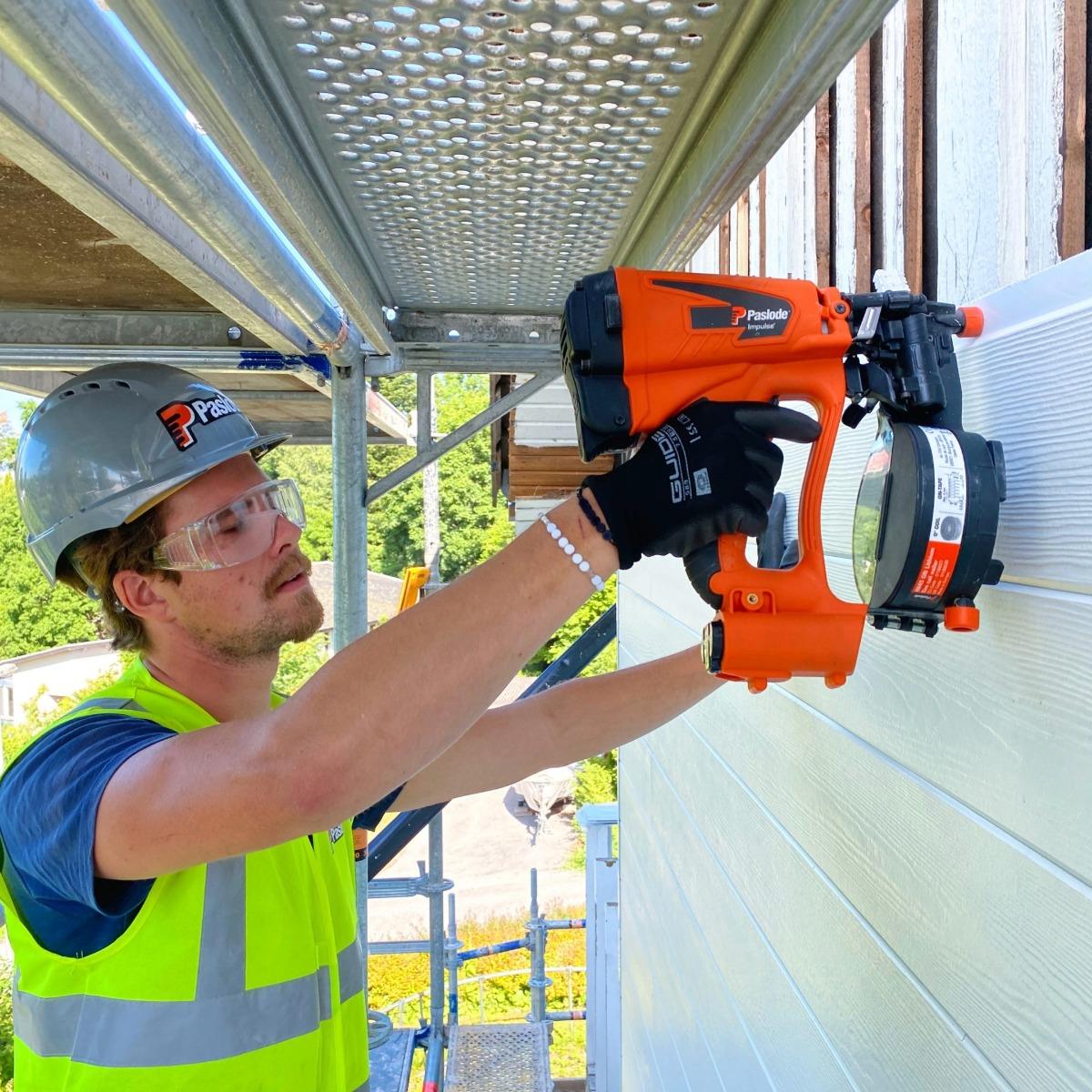 Paslode IM45 GN 7.4V Multi-Purpose First Fix Gas Coil Nailer with 1 x 2.1Ah Battery, Charger & Case 018608