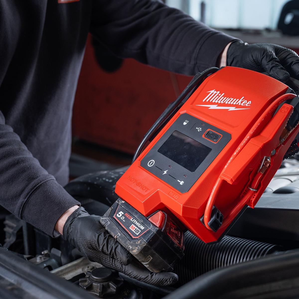 Milwaukee M18JS2000-0 18V Jump Starter with 1 x 5.5Ah Battery & Charger