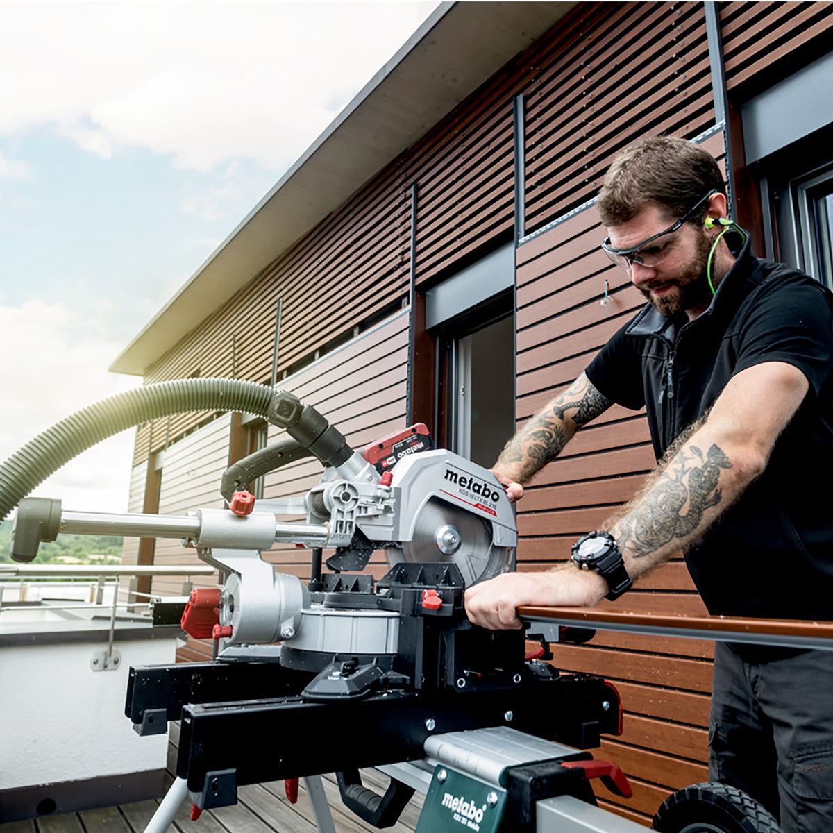 Metabo KGS 18 LTX BL 216 18V 216mm Brushless Sliding Mitre Saw with KSU 251 Stand