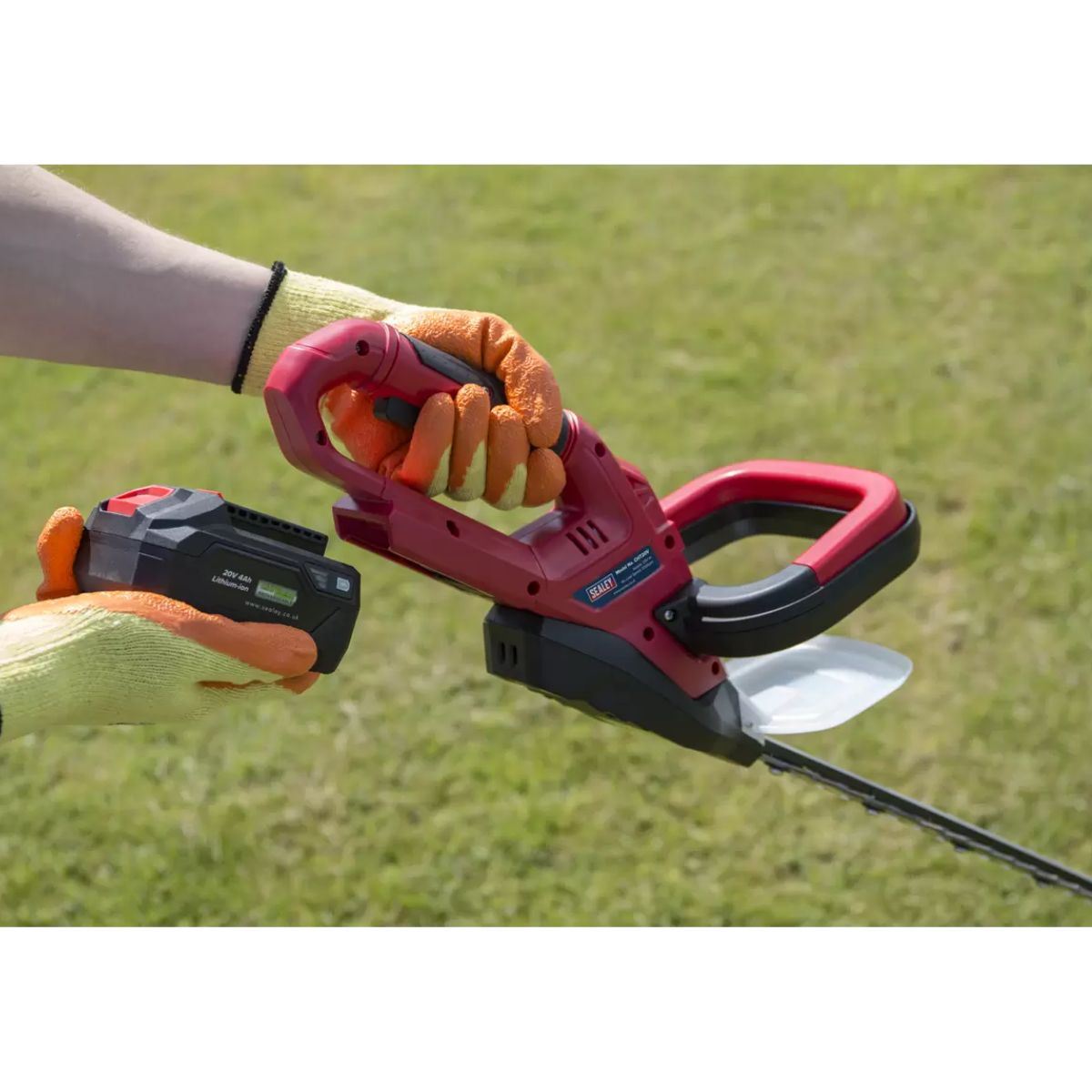 Sealey CHT20VCOMBO4 Hedge Trimmer Cordless 20V with 1 x 4Ah Battery & Charger