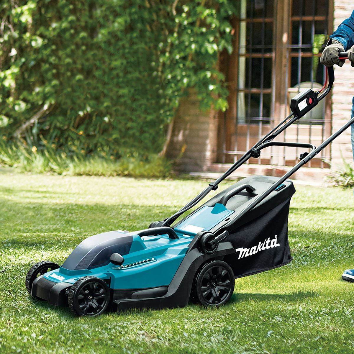 Makita DLM330Z 18V LXT 33cm Cordless Lawn Mower with 1 x 9.0Ah Battery & Charger