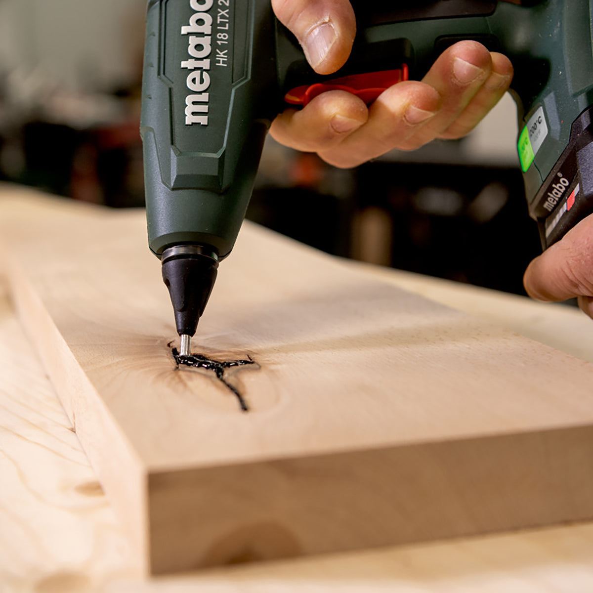 Metabo HK 18 LTX 20 18V Hot Glue Gun with 1 x 4.0Ah Battery, Charger, Glue Sticks & Metabox
