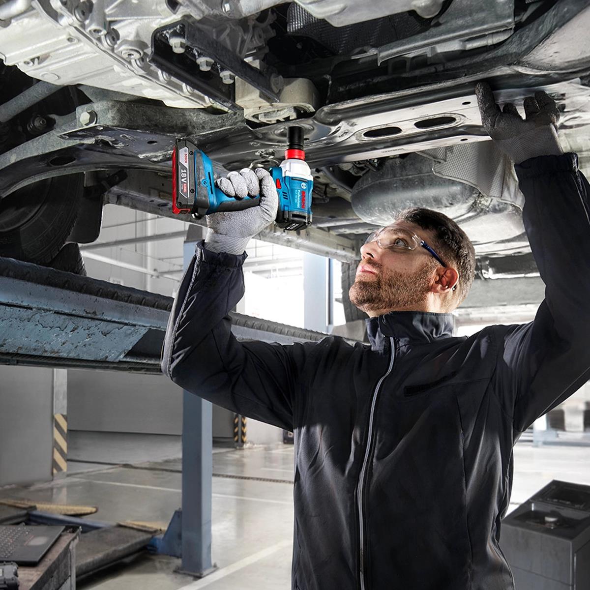 Bosch 0615A5008E 18V Brushless Combi Drill & Impact Driver/Wrench Twin Kit with 2 x 4.0Ah Battery, Charger & Case