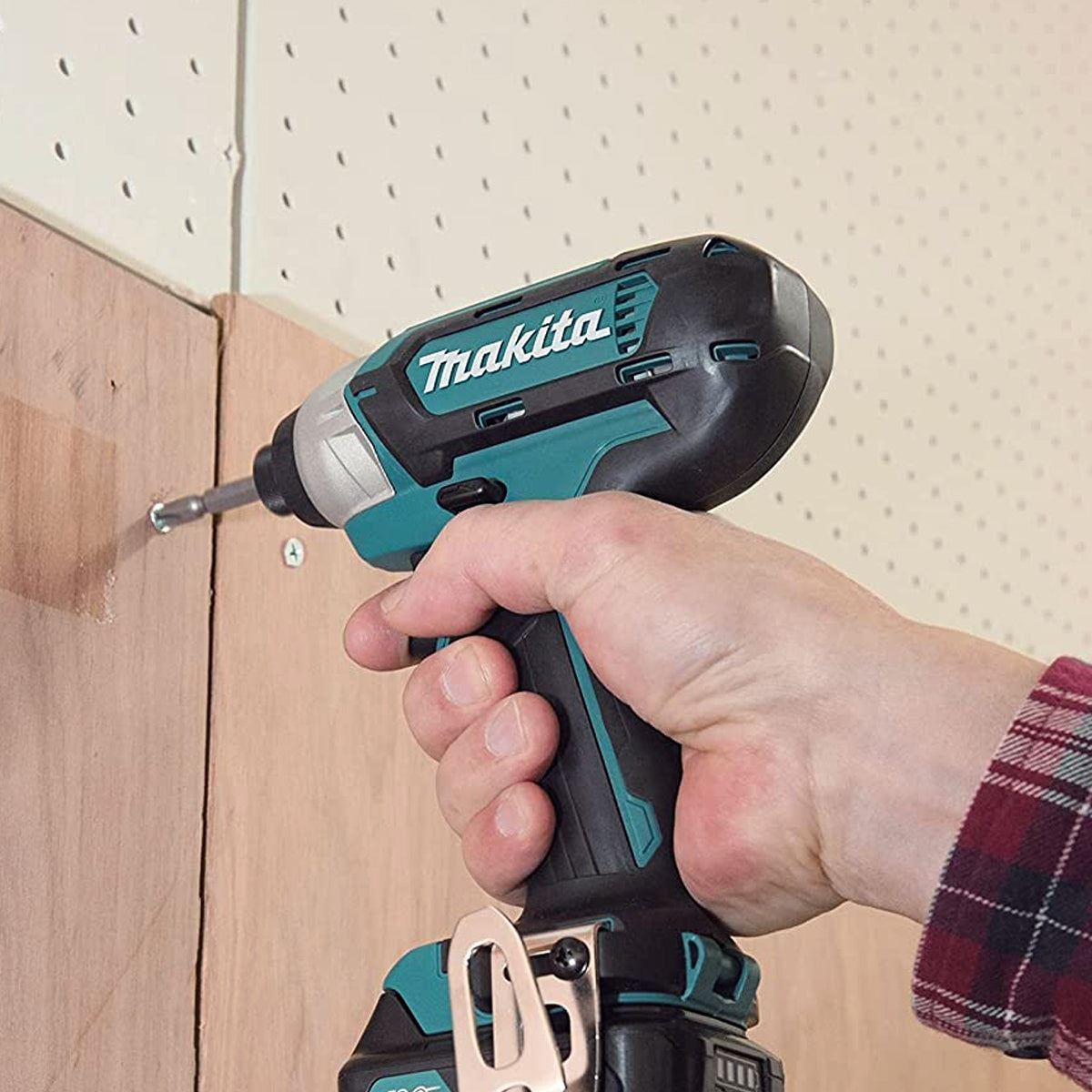Makita CLX224AJ 12V Max CXT 2 Piece Cordless Kit With 2 x 2.0Ah Battery Charger & 100 Piece Accessory Set
