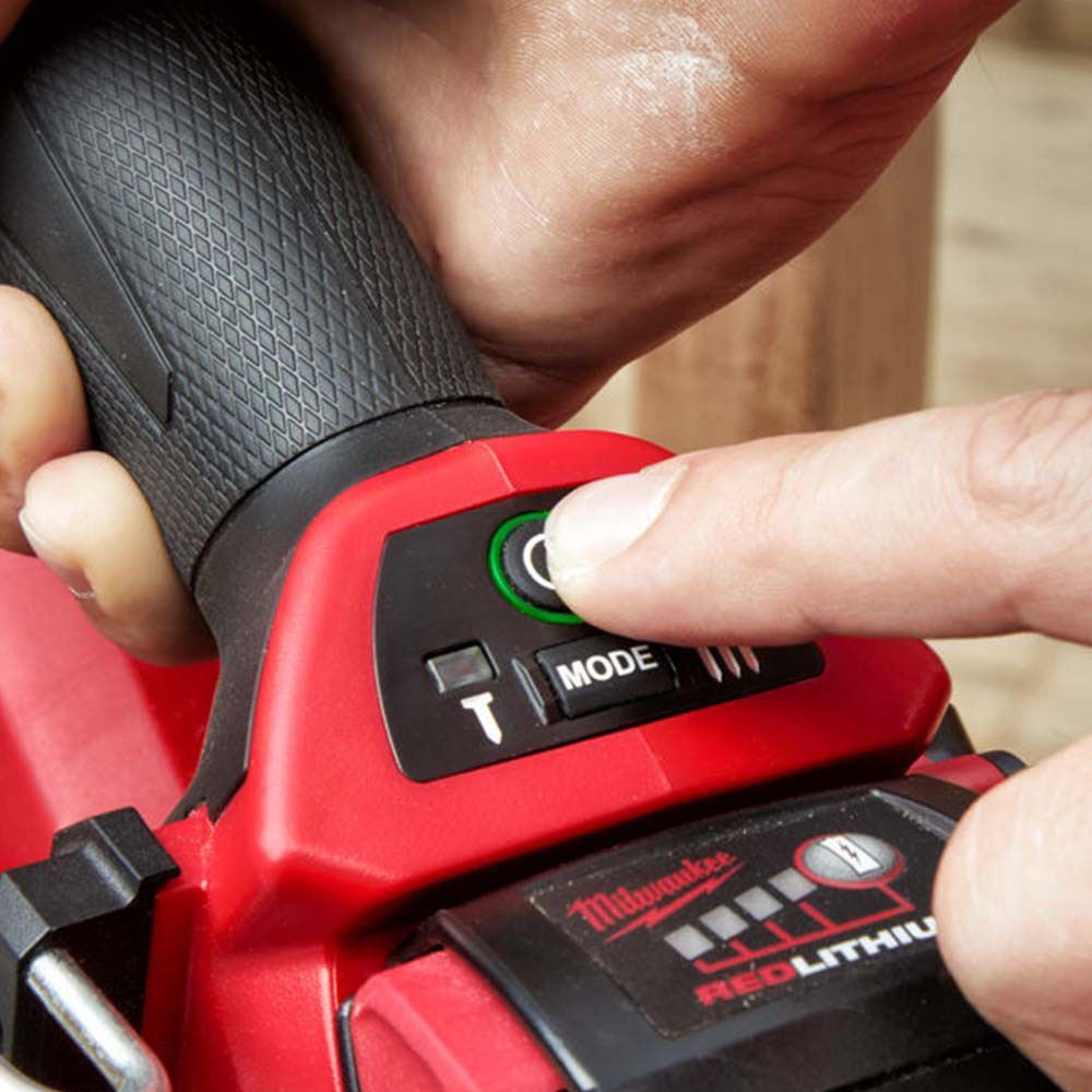 Milwaukee M18FPP2BE-522B 18V Fuel Twin Nail Gun Nailer with 1 x 5.0Ah, 1 x 2.0Ah Battery Charger & Bag 4933492429