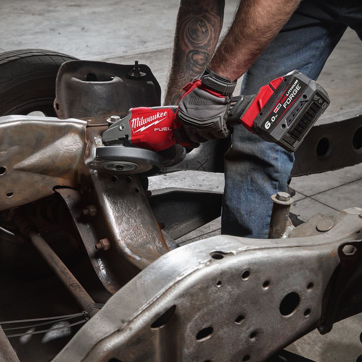 Milwaukee M18FHSAG125XPDB2-0X FUEL 18V 125mm Angle Grinder with 1 x 8.0Ah Battery Charger & Case