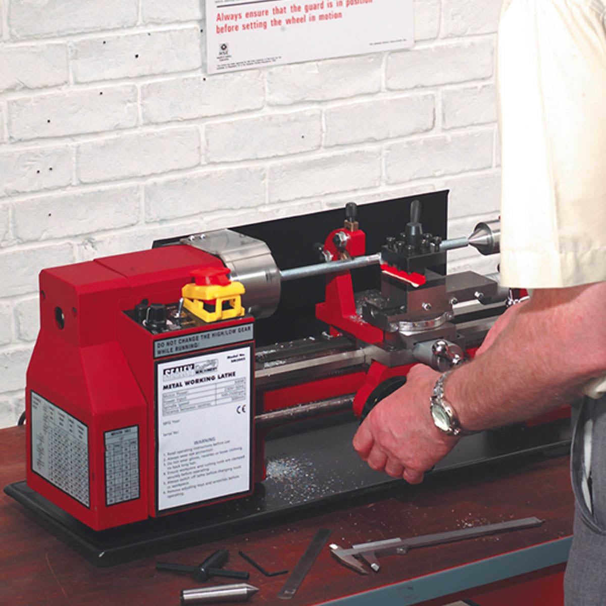 Sealey SM3002 Metal Working Lathe 300mm Between Centres