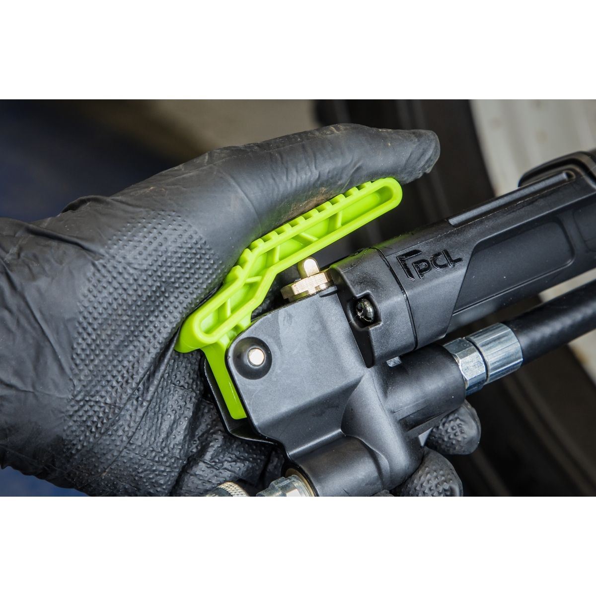 Sealey SA37/99 PCL Airlite Eco Tyre Inflator with Twin Push-On Connector