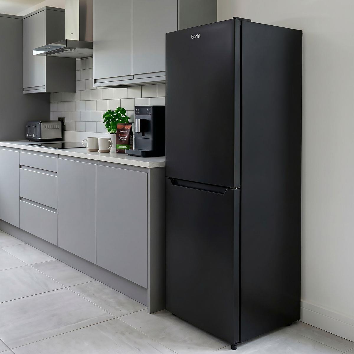 Sealey DH329 Baridi 50/50 Smart Frost Fridge Freezer 254L Capacity Black 230V