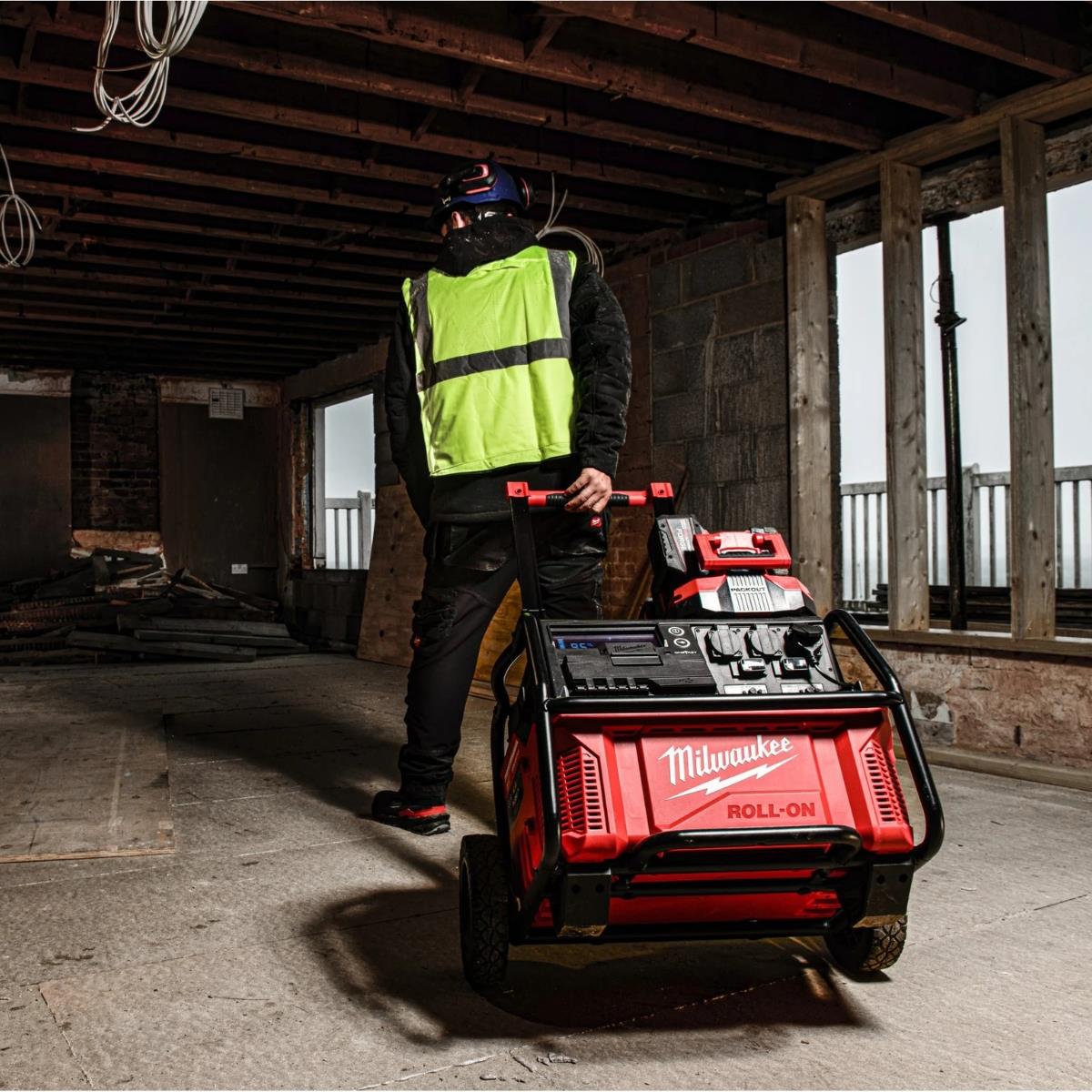 Milwaukee IRPSUOP2500 GB2 Packout Roll-On Mobile Power Supply 240V with 3 x 6.0Ah FORGE Battery & 6 Bay Rapid Charger