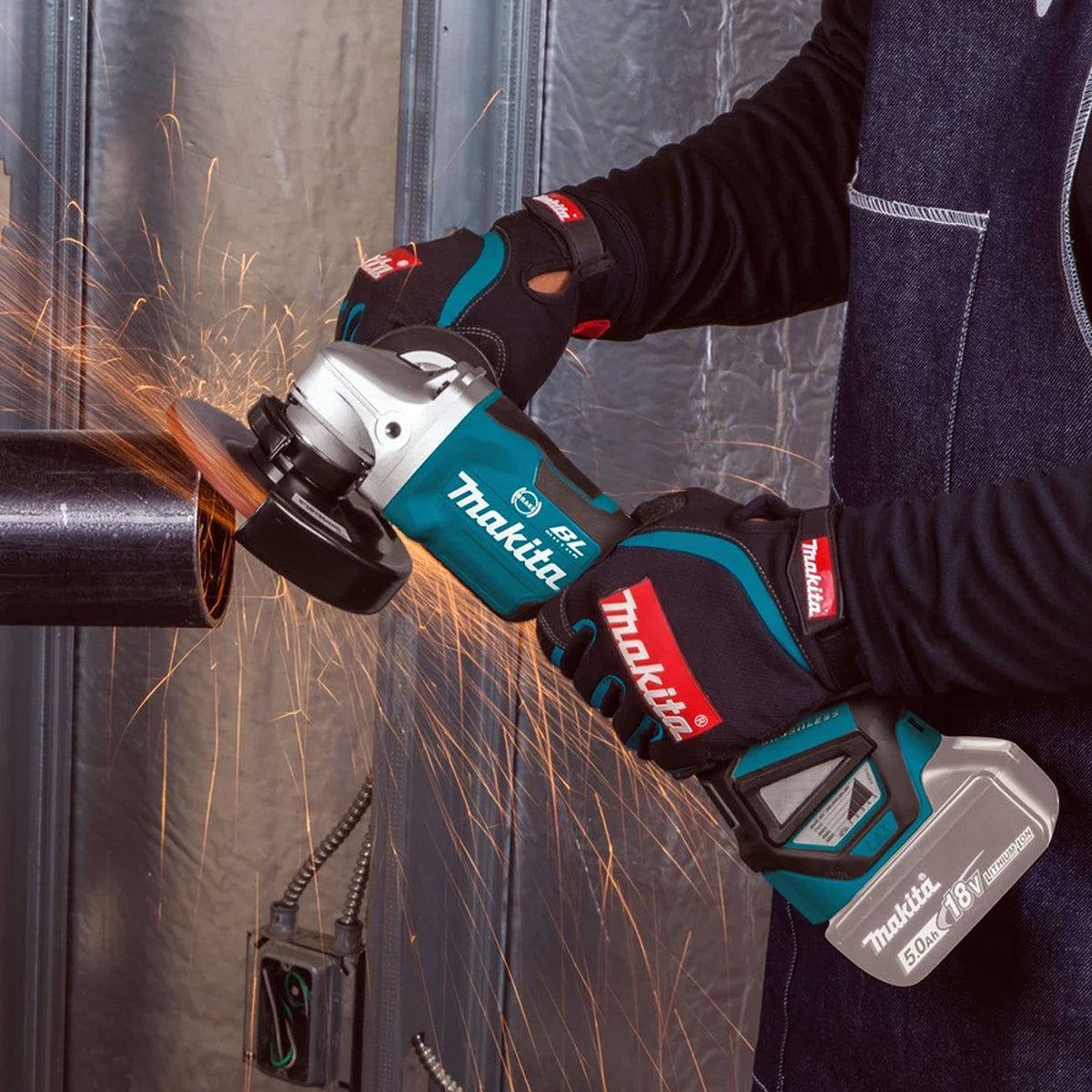 Makita DGA517Z 18V LXT Brushless 125mm Angle Grinder with 1 x 5.0Ah Battery & Charger