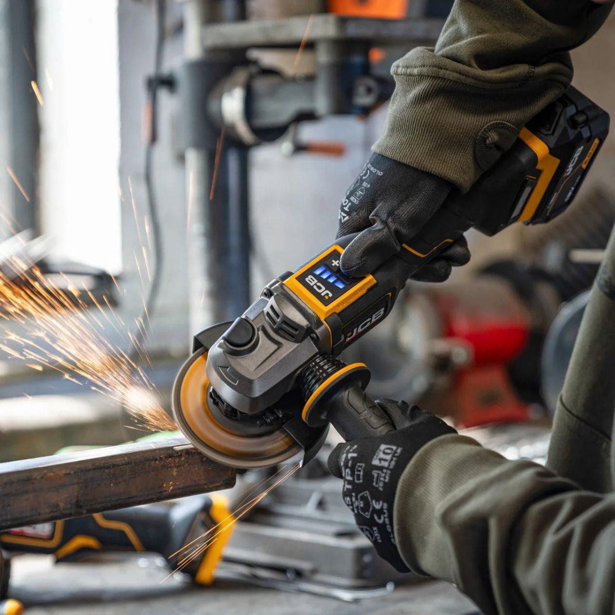 JCB-18PKIT-4 Pro 18V Combi Dril & 115mm Angle Grinder With 2 x 5.0Ah Li-ion Batteries & 4.5A Fast Charger In Soft Tool Bag