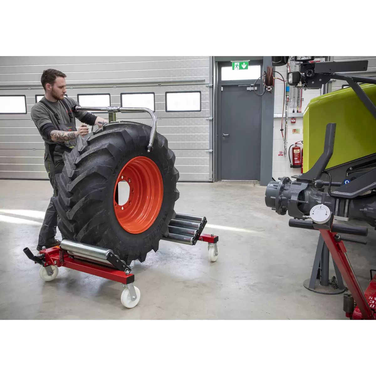 Sealey W1200T Wheel Removal Trolley 1500kg Capacity