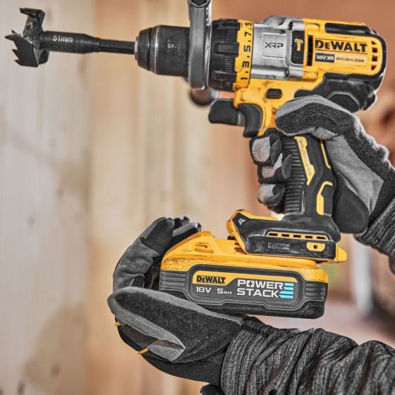 Dewalt DCD999H2T XR Brushless Combi Drill with 2x 5.0Ah Batteries & Charger 18V