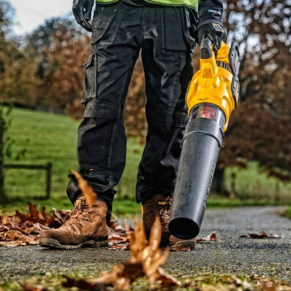 Dewalt DCMBA572N-XJ 54V XR FlexVolt Brushless Axial Blower with 1 x 9.0Ah Battery & Charger