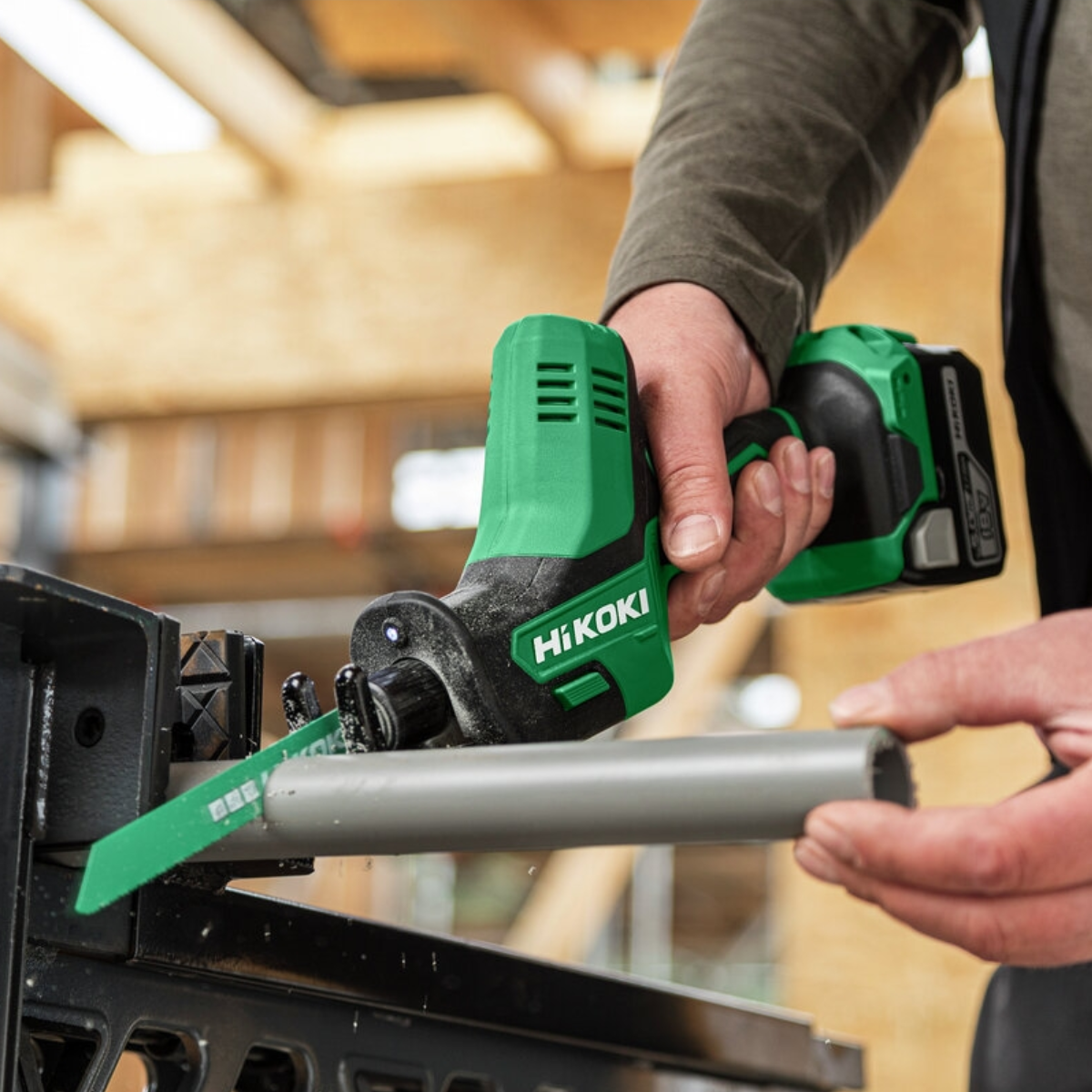 HiKOKI CR18DAJ4Z 18V Compact Reciprocating Saw With 1 x 5.0Ah Battery & Charger
