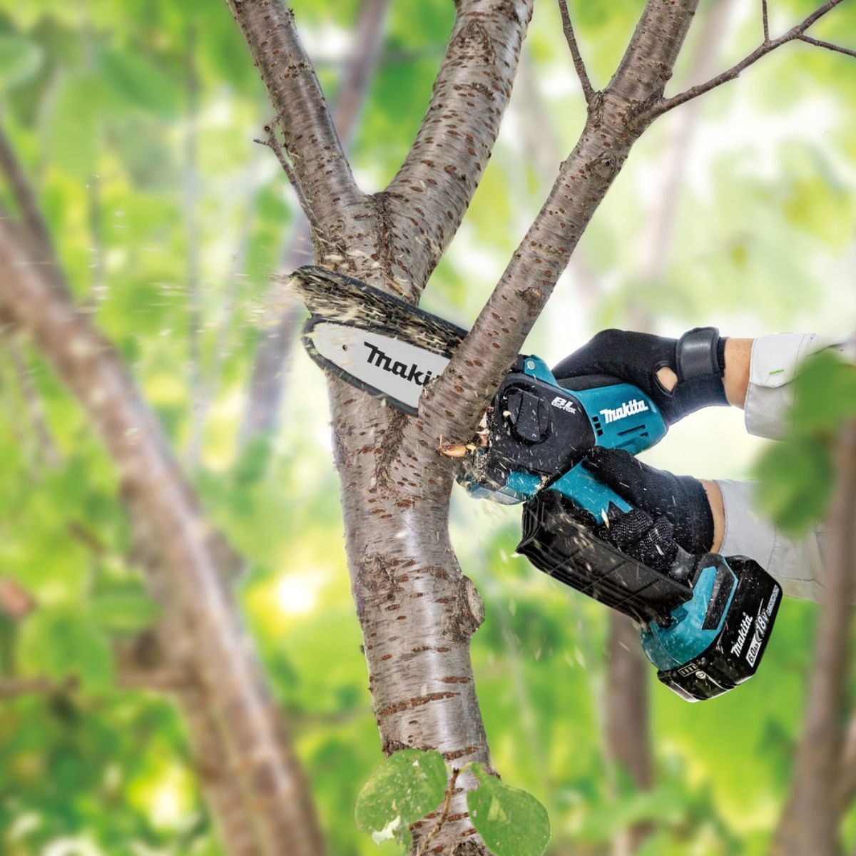 Makita DUC150RT 18V LXT Brushless 150mm Pruning Saw With 1 x 5.0Ah Battery & Charger