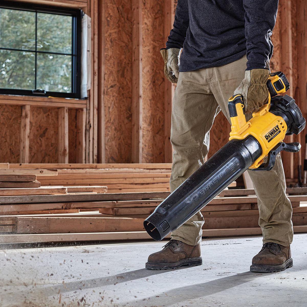 Dewalt DCMBL562N-XJ 18V XR Brushless Axial Blower With 1 x 4.0Ah Battery & Charger