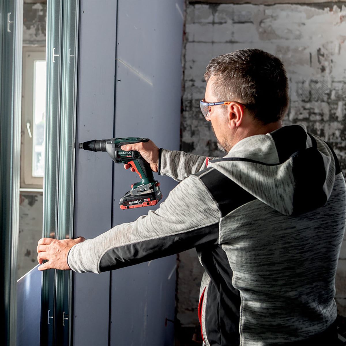 Metabo TBS 18 LTX BL 5000 18V Brushless Drywall Screwdriver with 1 x 4.0Ah Battery Charger & Collated Attachment