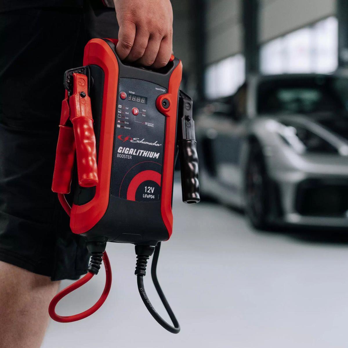 Schumacher GIGALITHIUM 12V Lithium Booster Jump Starter 800CA 13755