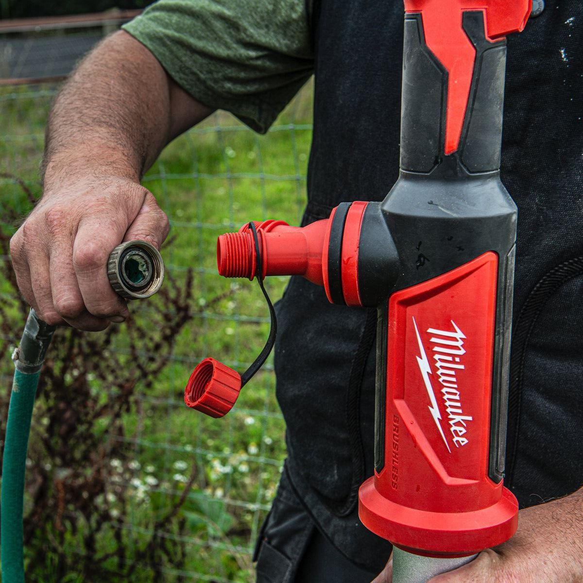 Milwaukee M18BLSWP-0 18V Hydropass Brushless Stick Water Pump with 1 x 2.0Ah Battery & Charger