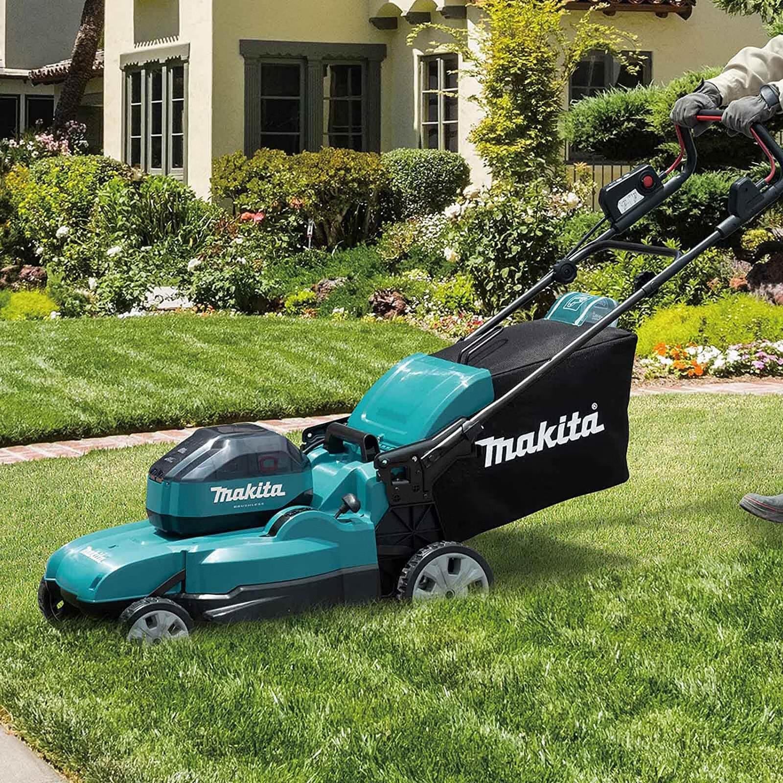 Makita LM002JM101 64V max 53cm Brushless Lawn Mower With 1 x 4.0Ah Battery & Charger Item Condition Damaged Box