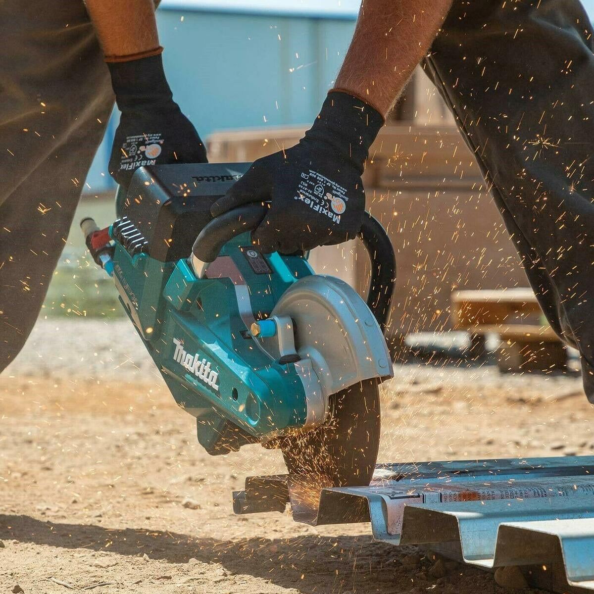 Makita DCE090ZX1 36V LXT 230mm Brushless Disc Cutter With 230mm Diamond Wheel