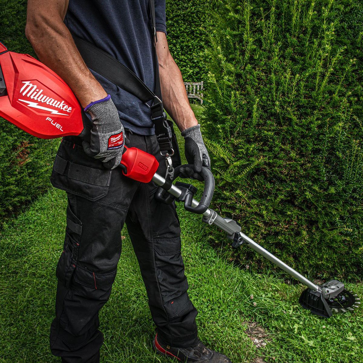 Milwaukee M18FOPHLTKIT2-0 18V Brushless Powerhead Grass Trimmer Attachment with 1 x 12.0Ah Battery & Charger