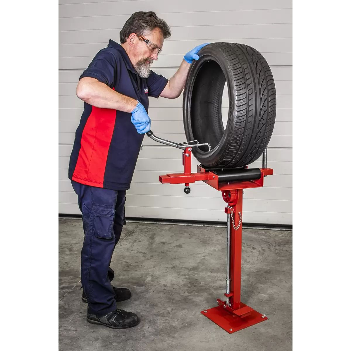 Sealey TC970 Manual Tyre Spreader with Stand