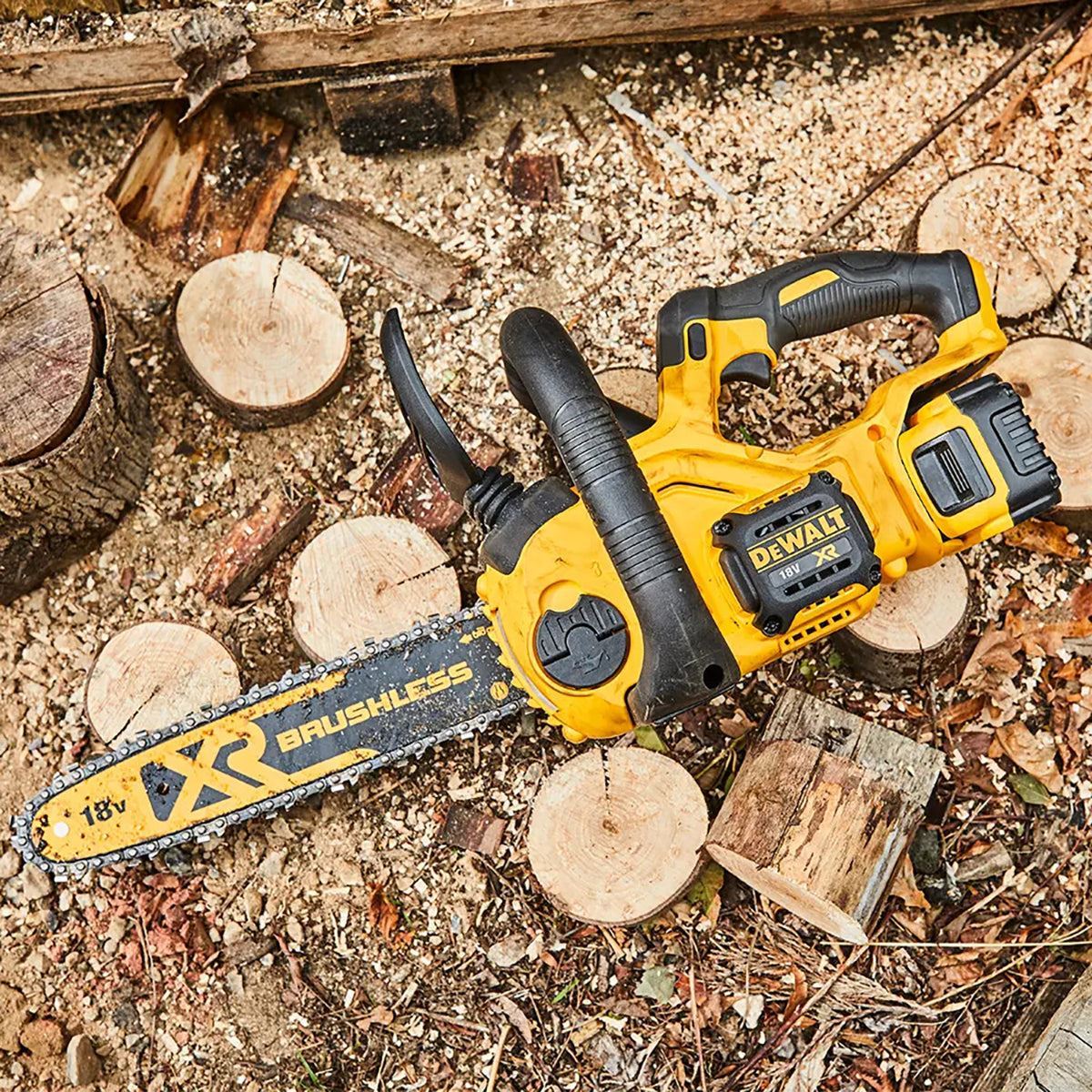 Dewalt DCMCS565P1-GB 18V XR Brushless 30cm Chainsaw with 1 x 5.0Ah Battery & Charger