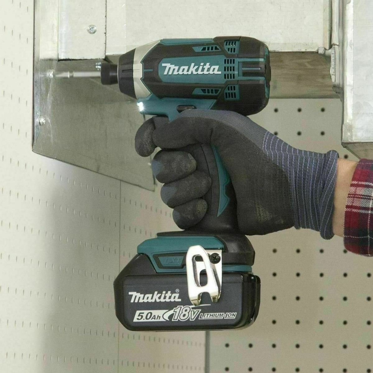 Makita DLX2145TJ 18V LXT Twin Pack With 2 x 5.0Ah Battery Charger & Type 3 Case Item Condition Box Opened Never Used