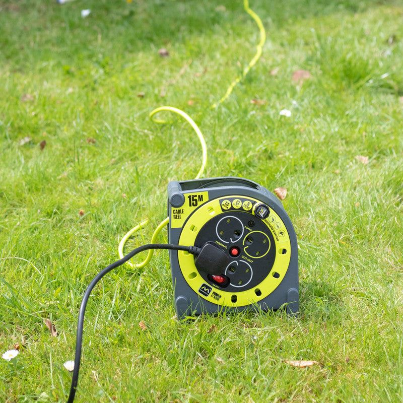 Masterplug PRO-XT Case Cable Reel 13A 4-Socket 15M 240V HMU15134SL-PX