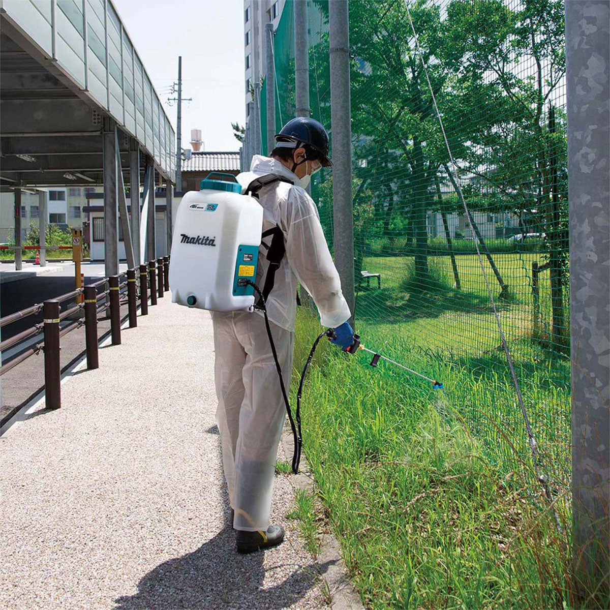 Makita DUS158Z 18V LXT 15L Backpack Garden Sprayer Body Only