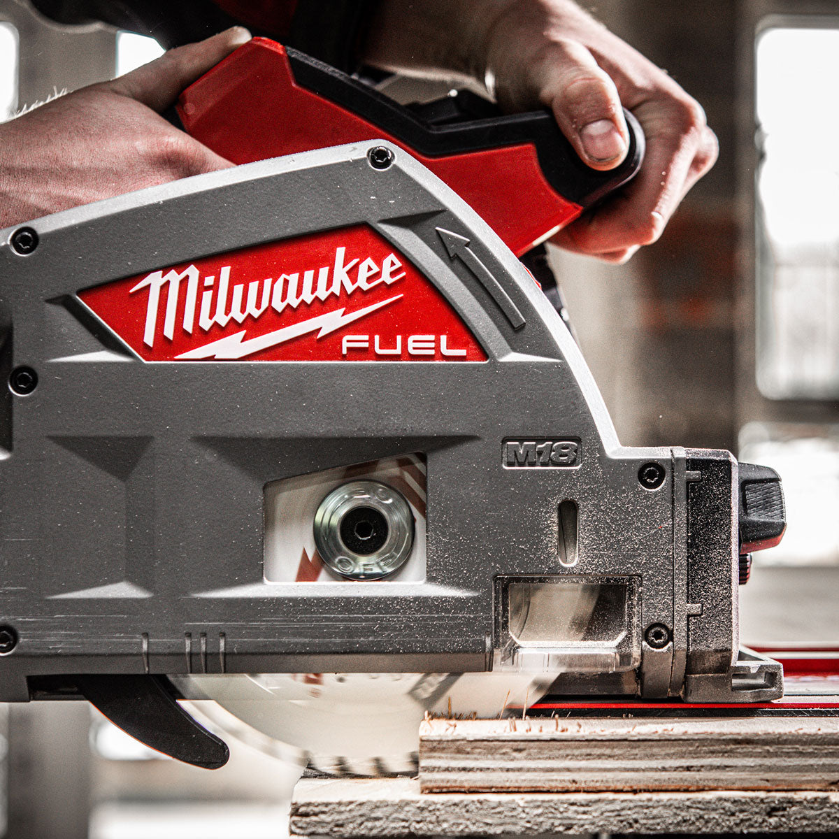 Milwaukee M18FPS55-0P 18V 165mm Fuel Brushless Plunge Saw with 2 x 5.5Ah Battery & Guide Rail Kit