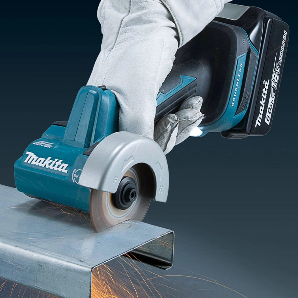 Makita DMC300Z 18V 76mm Brushless Disc Cutter With 1 x 5.0Ah Battery Charger & Bag