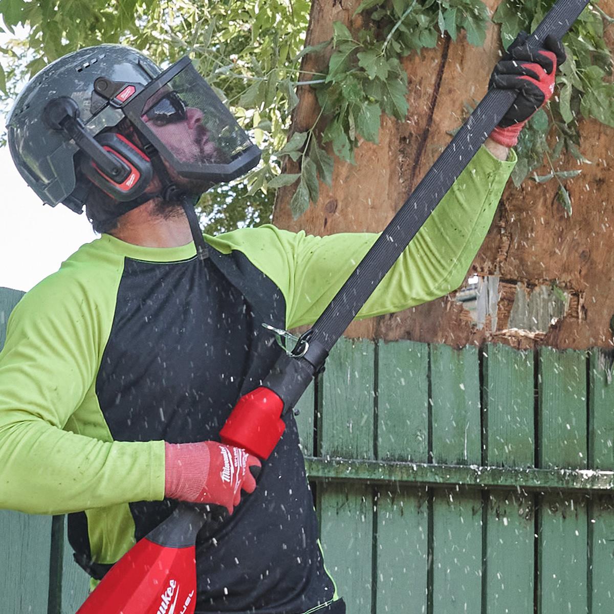 Milwaukee M18FTPS30-121 M18 FUEL 18V Brushless 30cm Telescopic Pole Chainsaw with 1 x 12.0Ah Battery & Charger 4933499228