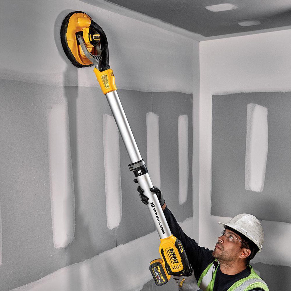 Dewalt DCE800NB 18V XR 225mm Brushless Drywall Sander with 1 x 4.0Ah Battery & Charger