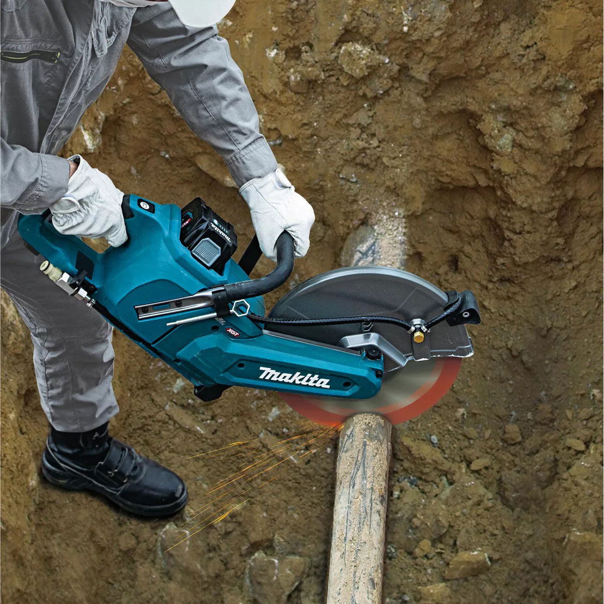 Makita CE004GZ 40V XGT 305mm Brushless Disc Cutter with 1 x 2.5Ah Battery & Charger