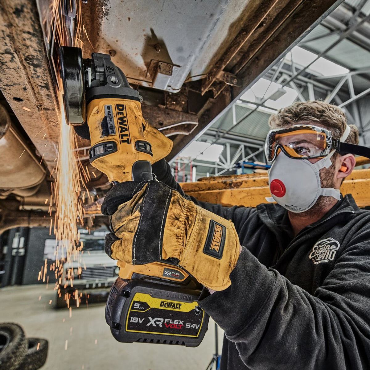 Dewalt DCG418NT 54V XR FLEXVOLT Brushless Angle Grinder with 1 x 9.0Ah Battery & Charger