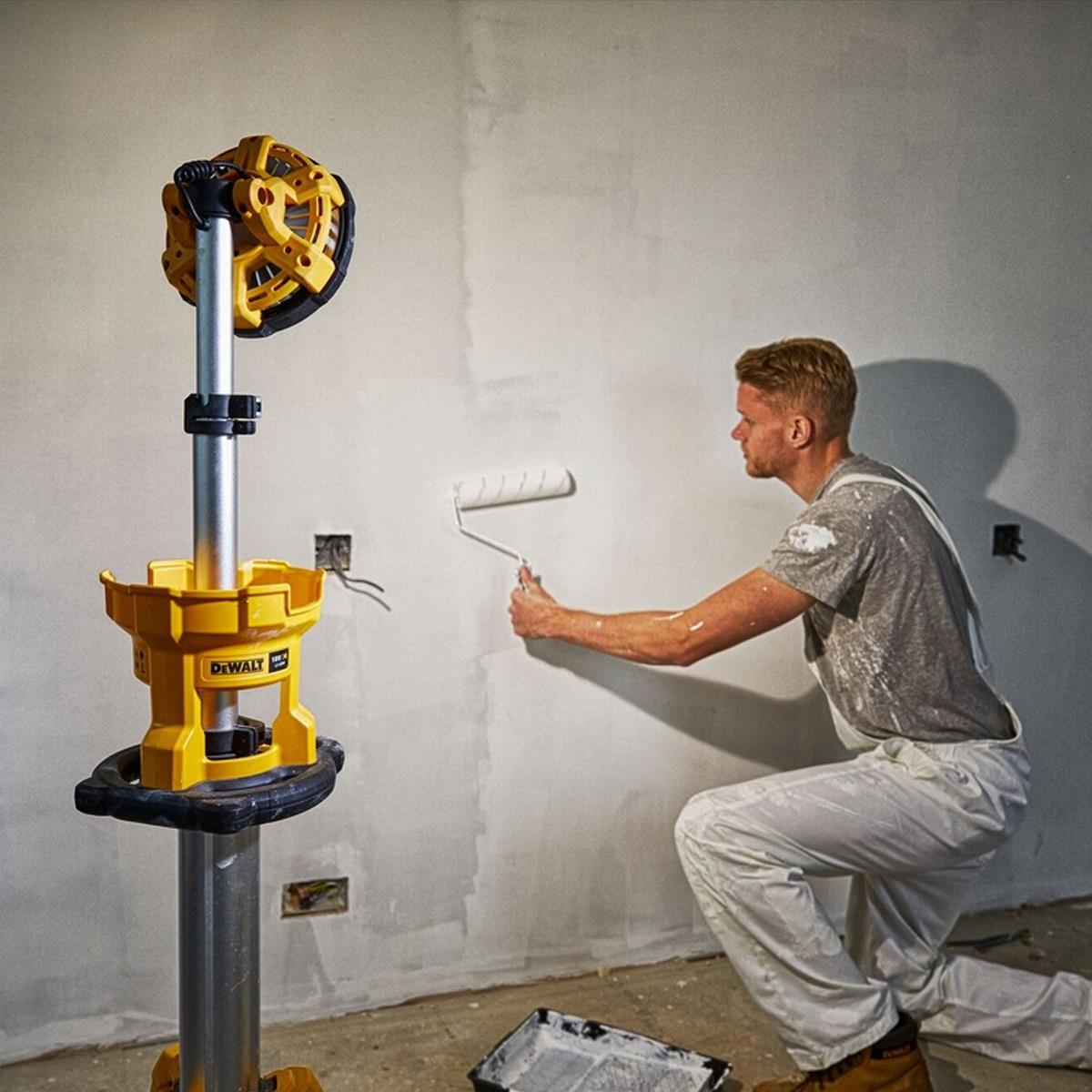 Dewalt DCL079 18V XR LED Tripod Light Body Only