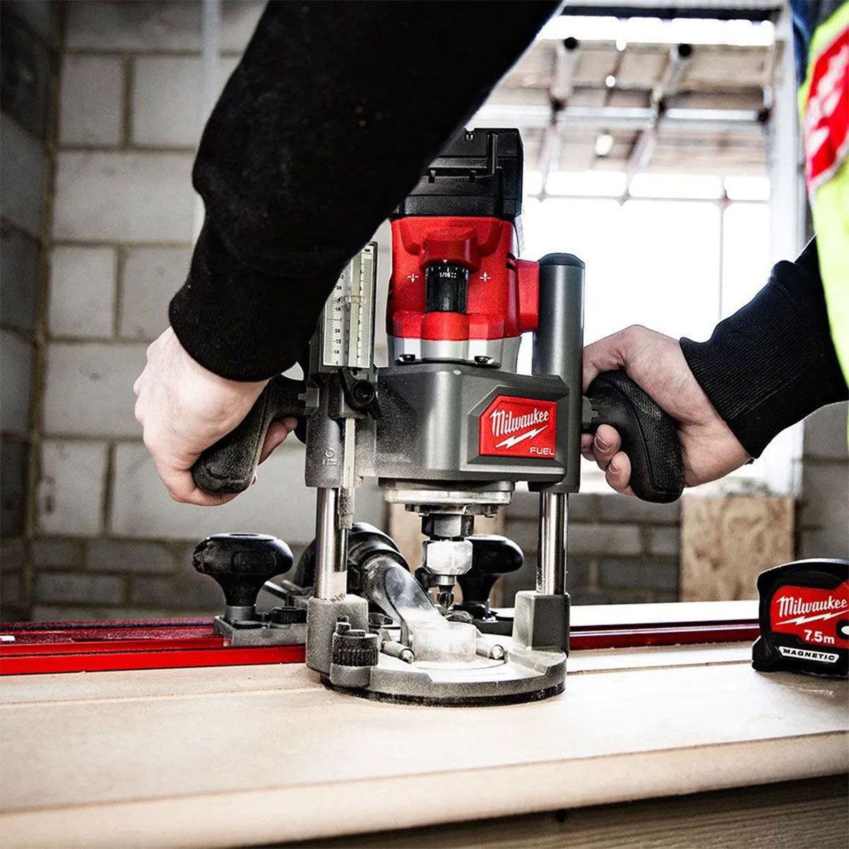 Milwaukee M18FR12KIT 18V FUEL Brushless 1/2'' Router Cutter with 1 x 5.0Ah Battery, Charger & Case