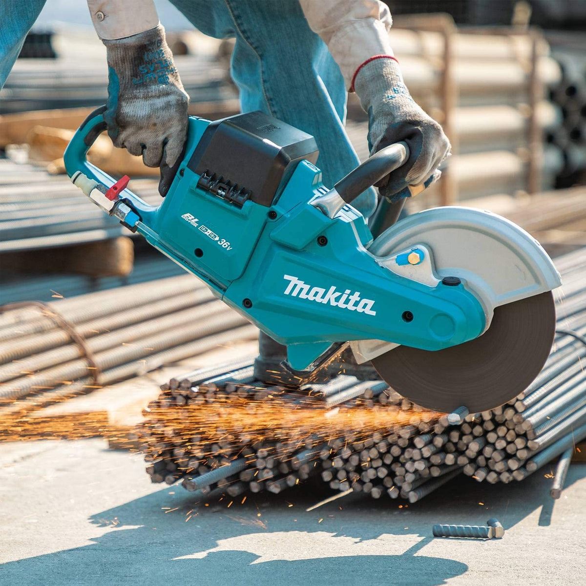 Makita DCE090ZX1 36V LXT 230mm Brushless Disc Cutter with 2 x 5.0Ah Battery & Charger