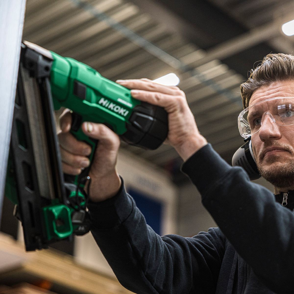 Hikoki NT1865DAAJXZ 18V Brushless 2nd Generation 15G Angled Finishing Nailer with 2 x 2.0Ah Battery Charger & Case